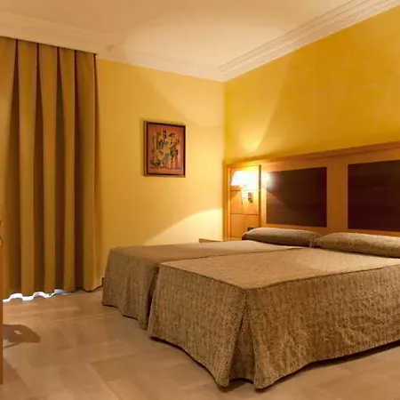 Nouvel Hotel 3*
