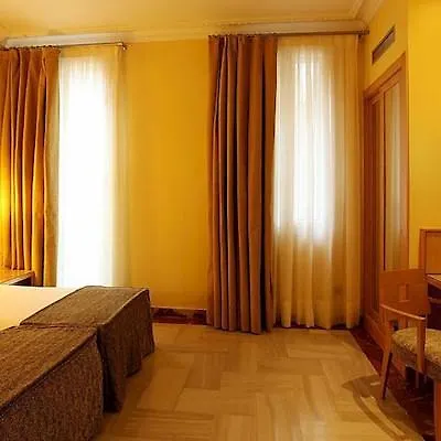 Hotel Nouvel 3*