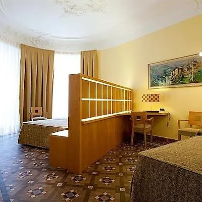 Nouvel Hotel 3*