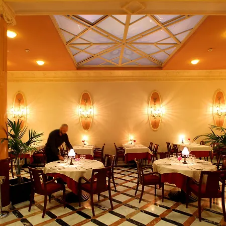 Nouvel Hotel 3*