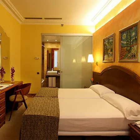 Nouvel Hotel 3*