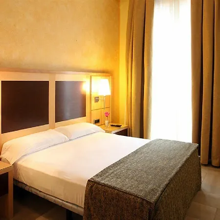 Nouvel Hotel 3*